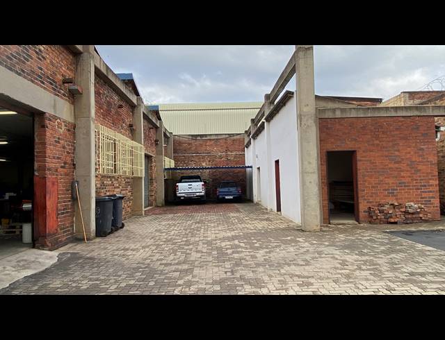 630M² FACTORY FOR SALE IN DENVER